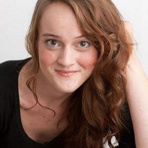 hannah-farrell-twist-tours-photographer-1x1